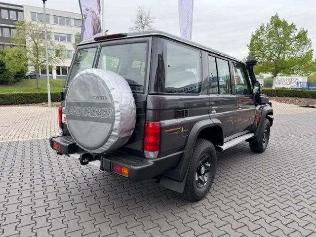 Toyota Land Cruiser GRJ76-VX LIM