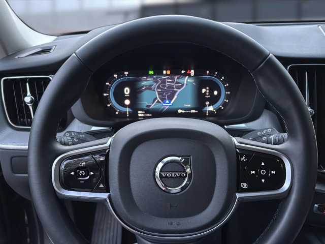 Volvo XC60 Sportpaket Bluetooth Navi LED Vollleder Klima Einparkhilfe el. Fenster