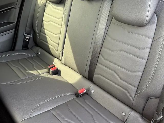 Jeep Avenger 1.2 T3 e-Hybrid 4xe Upland e-DCT6