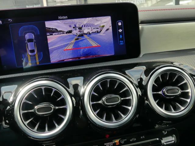 Mercedes-Benz CLA 200 AMG Line Coupé