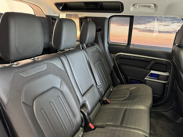 Land Rover Defender 110 SE