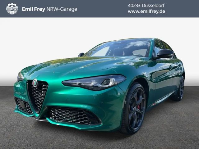 Alfa Romeo Giulia AT8 Q4 Turbo