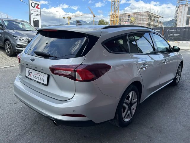 Ford Focus Cool & Connect