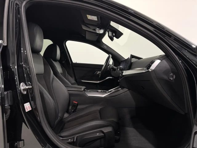 BMW 320 320e M-Sport Sedan