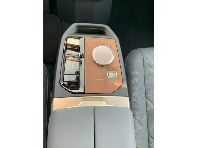 BMW iX xDrive