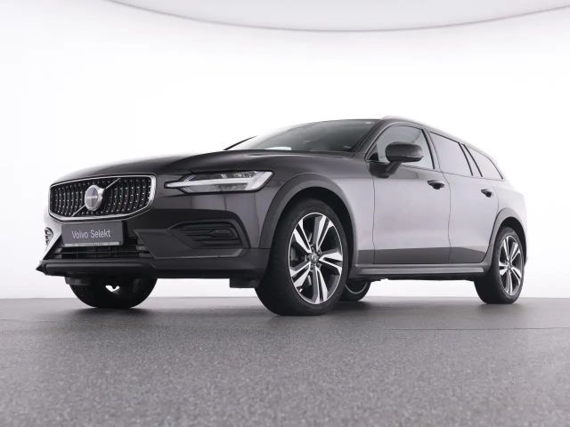 Volvo V60 Cross Country AWD Plus