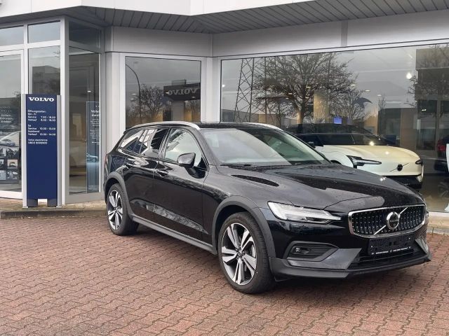 Volvo V60 Cross Country AWD Plus