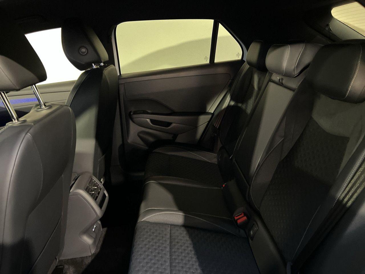 Volkswagen T-Roc 1.5 eTSI DSG IQ.Drive R-Line