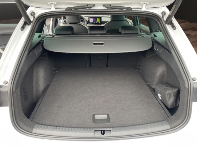 Seat Leon 1.5 eTSI Plus Sportstourer Xcellence
