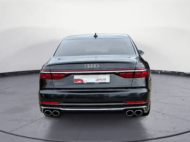 Audi S8 Quattro