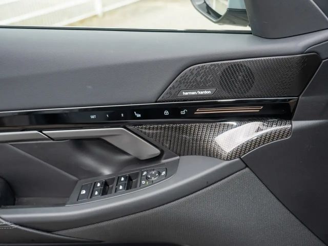 BMW 520 520i M-Sport Sedan