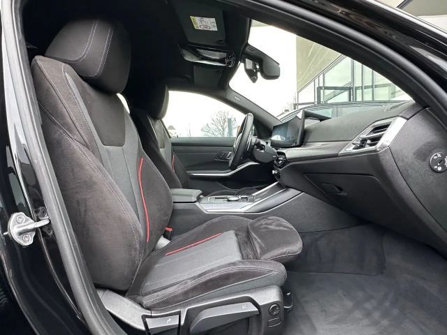 BMW 320 320i M-Sport Sedan