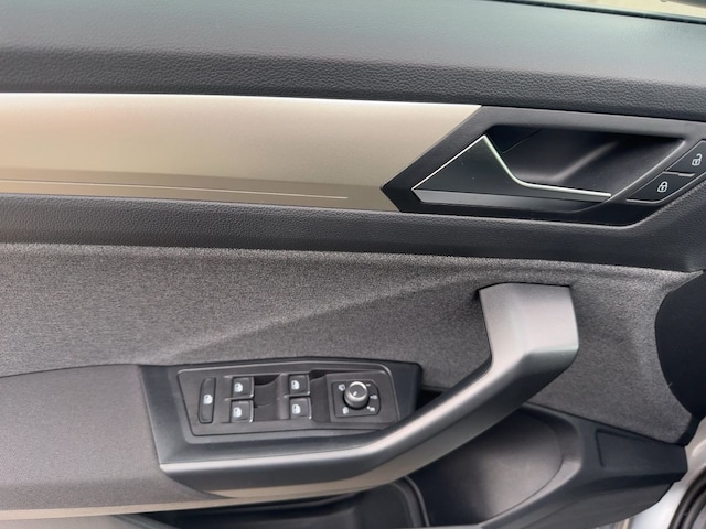 Volkswagen T-Roc Life Move