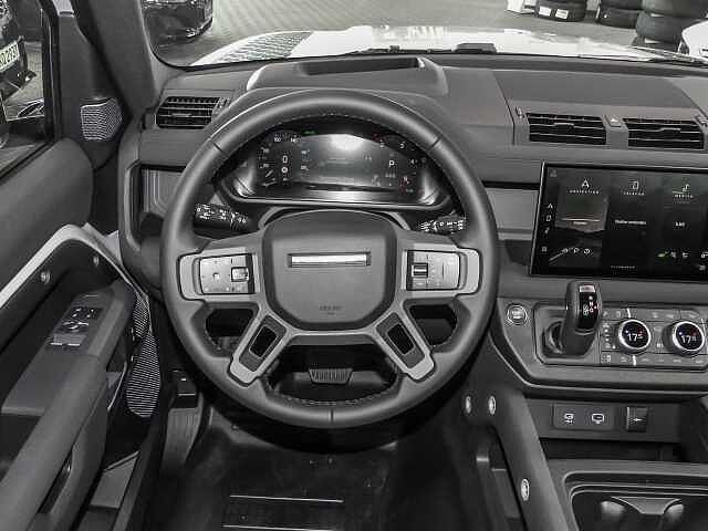 Land Rover Defender 90 Dynamic SE