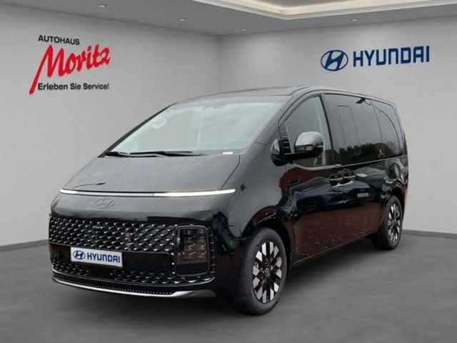 Hyundai Staria Signature