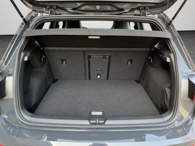 Volkswagen Golf 1.5 TSI Golf VIII R-Line