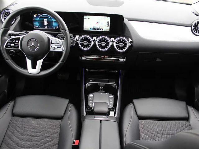 Mercedes-Benz GLA 200 4MATIC GLA 200 d