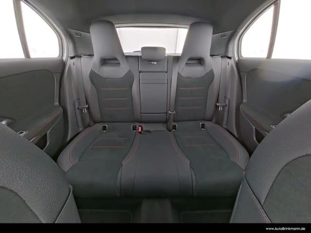 Mercedes-Benz A 180 AMG Line