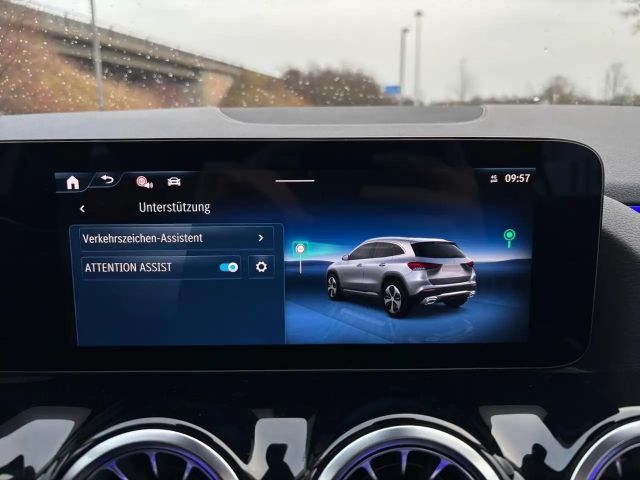 Mercedes-Benz GLA 200 Progressive