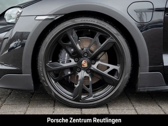 Porsche Taycan 4 Cross Turismo