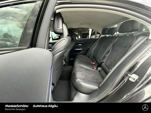 Mercedes-Benz C 200 AMG Line Sedan