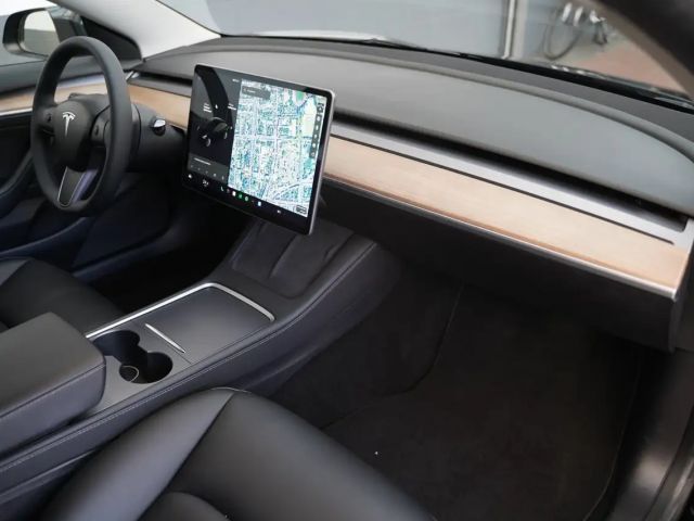 Tesla Model 3 AWD Long Range