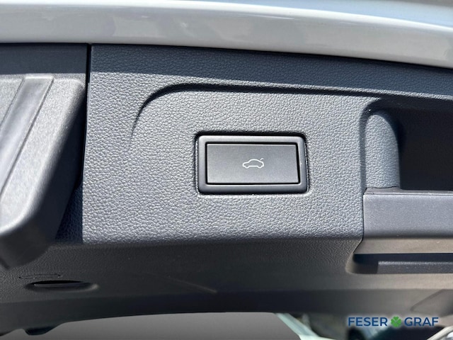 Volkswagen Touran 1.5 TSI IQ.Drive R-Line