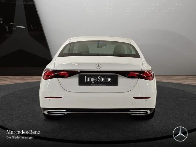 Mercedes-Benz E 200 AVANTGARDE Sedan