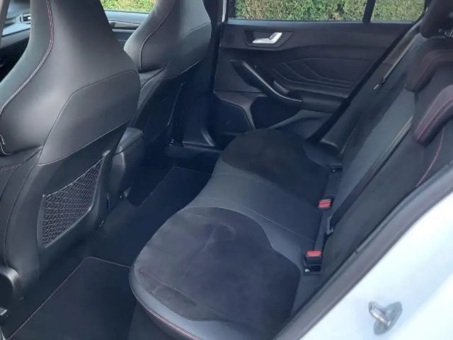 Ford Focus ST Line