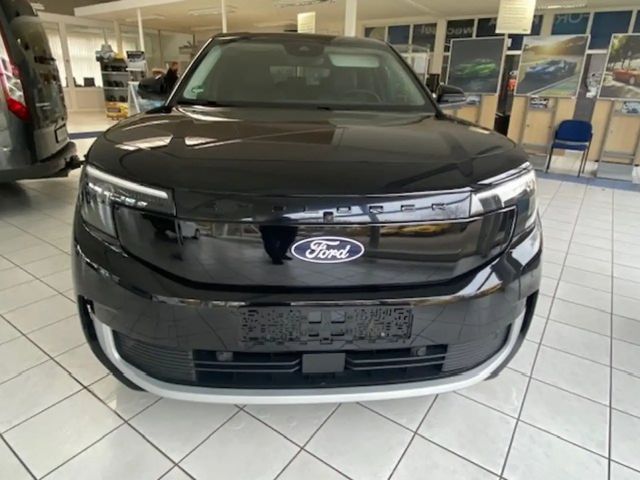 Ford Explorer Extended range RWD