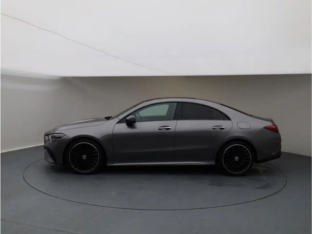 Mercedes-Benz CLA 200 AMG Line Coupé