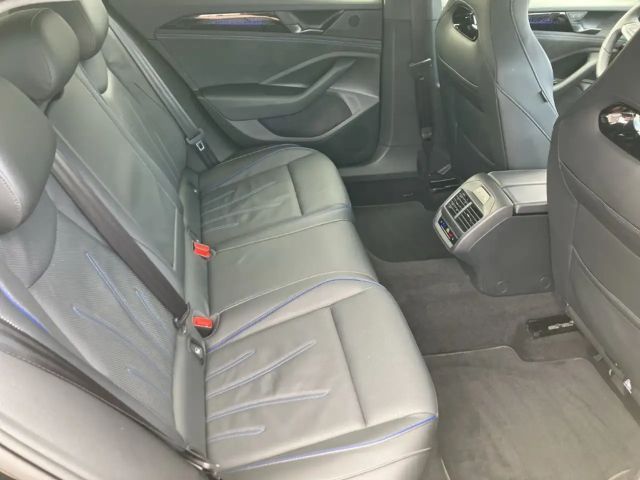 Volkswagen Passat 4Motion DSG R-Line