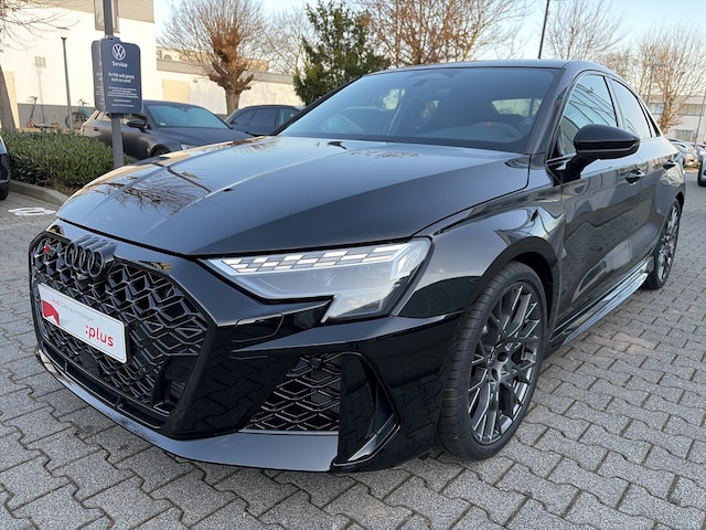 Audi RS3 Quattro S-Tronic Sedan