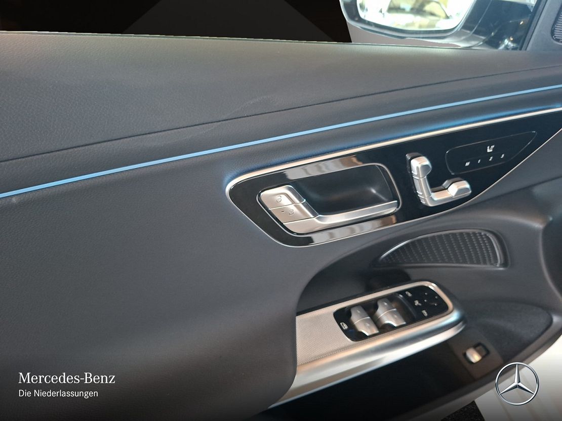 Mercedes-Benz E 200 Sedan