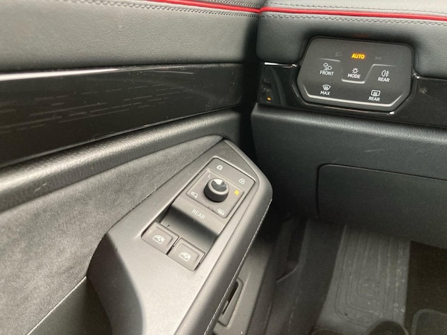 Volkswagen ID.7 340PS 4M NP.74T ACC.5J-G.WÄRMEPUMPE.AHK.AREA-VIEW.NAVI.HUD.LED.APP-C