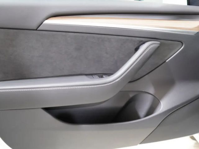 Tesla Model 3 Standard Range