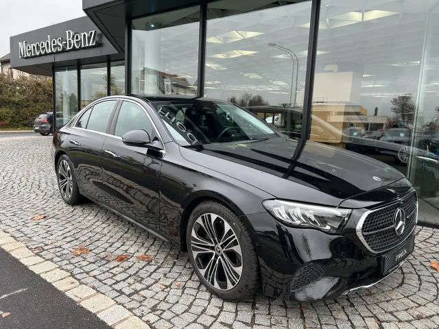 Mercedes-Benz E 220 AVANTGARDE E 220 d Sedan
