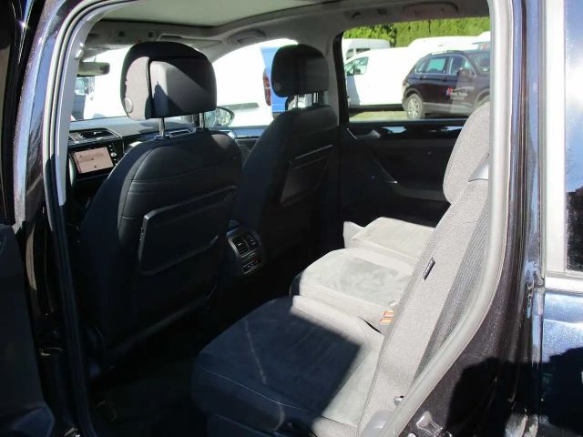 Volkswagen Touran 1.5 TSI DSG Highline R-Line