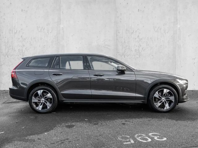 Volvo V60 Cross Country AWD Plus