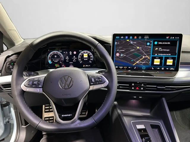 Volkswagen Golf Life Variant