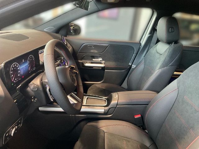 Mercedes-Benz GLA 180 AMG Line