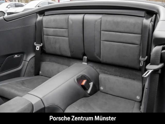 Porsche 992 4 Cabrio Carrera GTS