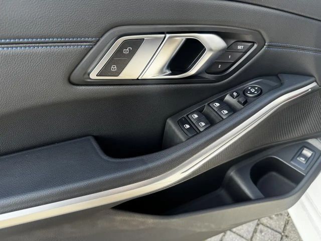 BMW 330 330d M-Sport Touring