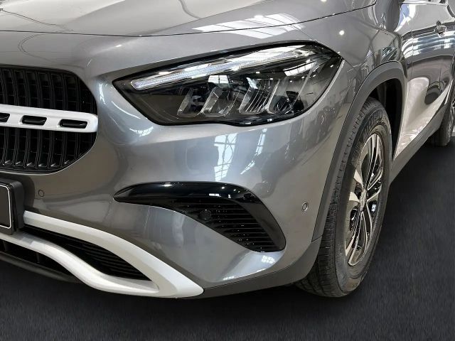 Mercedes-Benz GLA 200 MBUX+LED+PARKTRONIC+Kamera+SHz+AHK