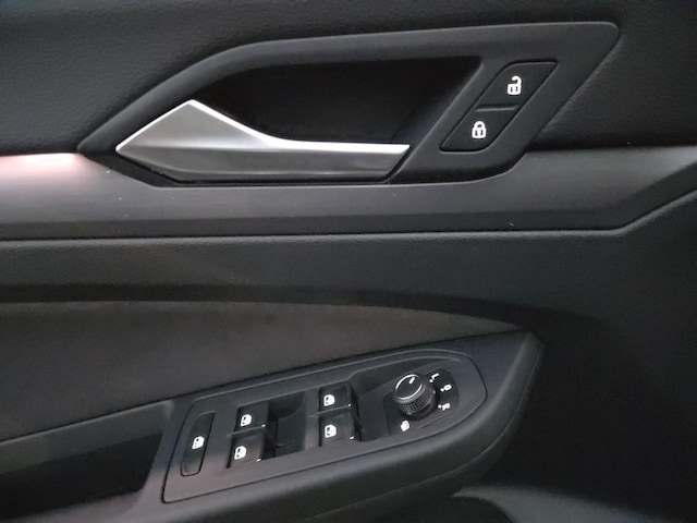 Volkswagen Golf 1.5 eTSI DSG Golf VIII Sport