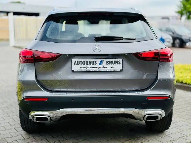 Mercedes-Benz GLA 220 4MATIC GLA 220 d