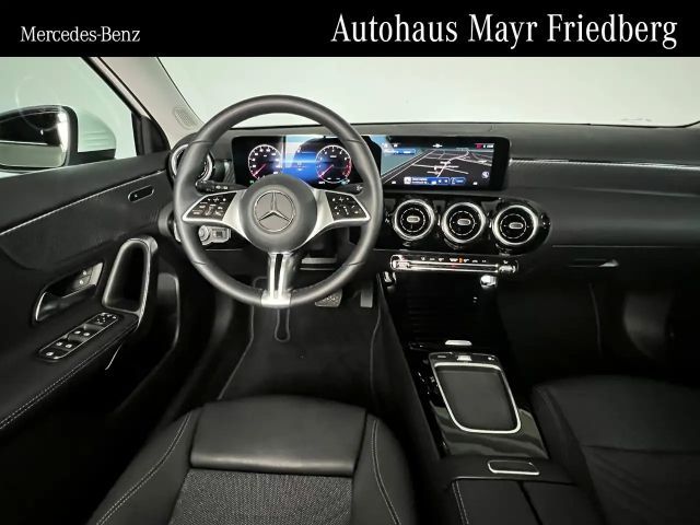 Mercedes-Benz A 200 Progressive