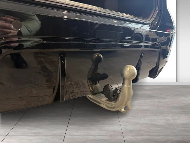 BMW 330 330e M-Sport xDrive