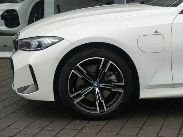 BMW 330 330e