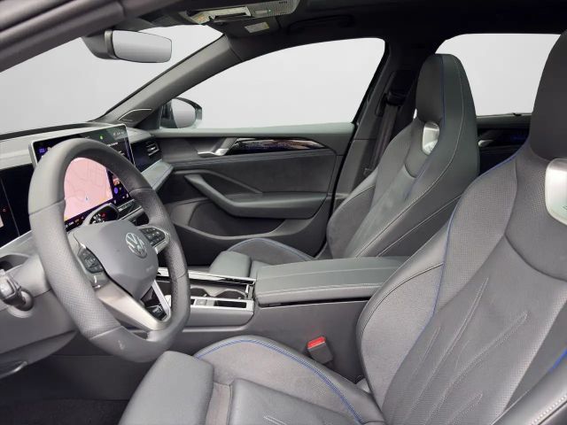 Volkswagen Passat R-Line eHybrid